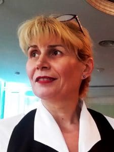 Liliana Grigore, chelnerita la restaurantul Modigliani, Hotelul Intercontinental