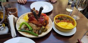 Caru cu Bere restaurant turistic 25