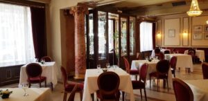 Casa Capsa restaurant si cofetarie 10