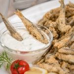 Hamsii crocante cu sos remoulade