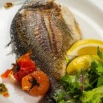 Lup de mare salbatic la plita