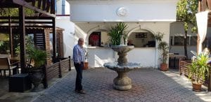 Chez Toni, restaurant libanez traditional in complexul Pescariu Sports and Spa