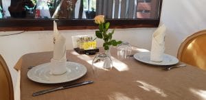 Chez Toni, restaurant libanez traditional in complexul Pescariu Sports and Spa