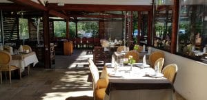 Chez Toni, restaurant libanez traditional in complexul Pescariu Sports and Spa