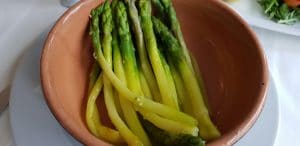 Hambar, restaurant cu bucatarie internationala in Bulevardul Aviatorilor