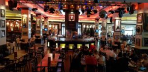 Restaurant pe malul lacului Herastrau