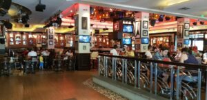 Restaurant pe malul lacului Herastrau