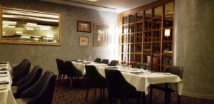 JW Steakhouse, restaurant cu bucatarie americana la Marriott Hotel