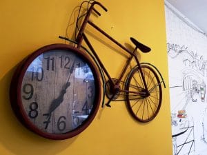 Journey Pub, local in centrul Bucurestiului (Piata Romana), cu terasa plina de vegetatie