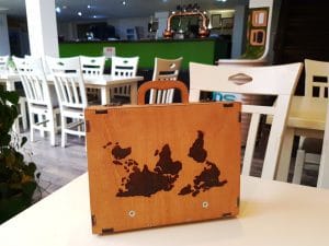 Journey Pub, local in centrul Bucurestiului (Piata Romana), cu terasa plina de vegetatie