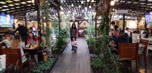 Journey Pub, restaurant si terasa cu specific ludic