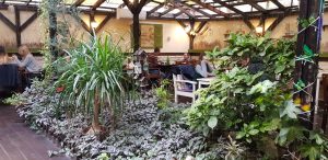 Journey Pub, restaurant si terasa cu specific ludic