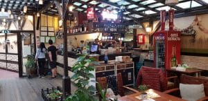 Journey Pub, restaurant si terasa cu specific ludic