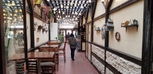 Journey Pub, restaurant si terasa cu specific ludic