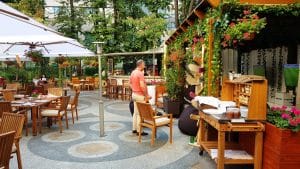 La Strada, terasa de vara a hotelului Athenee Palace Hilton din Bucuresti