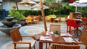 La Strada, terasa de vara a hotelului Athenee Palace Hilton din Bucuresti