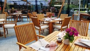 La Strada, terasa de vara a hotelului Athenee Palace Hilton din Bucuresti