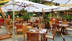 La Strada, terasa de vara a hotelului Athenee Palace Hilton din Bucuresti