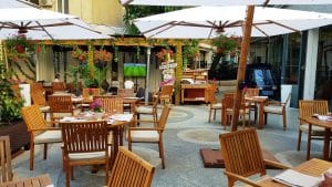 La Strada, terasa de vara a hotelului Athenee Palace Hilton din Bucuresti