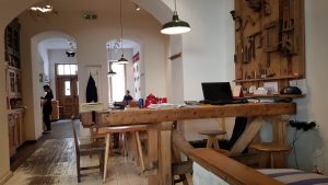 Lacrimi si Sfinti, restaurant cu bucatarie creativa romaneasca in Centrul Vechi