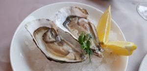 Mesogios, restaurant de peste si fructe de mare in Primaverii, langa lacul Bordei