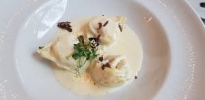 Mesogios, restaurant de peste si fructe de mare in Primaverii, langa lacul Bordei