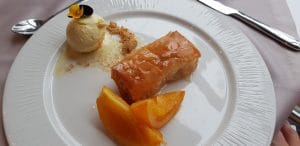 Mesogios, restaurant de peste si fructe de mare in Primaverii, langa lacul Bordei