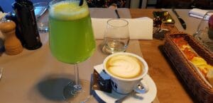 Vedeti aici mana unui mare chef?