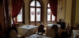 Noblesse, restaurant cu specific international pe strada Paris la Piata Quito