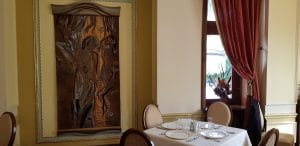 Noblesse, restaurant cu specific international pe strada Paris la Piata Quito