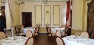 Noblesse, restaurant cu specific international pe strada Paris la Piata Quito