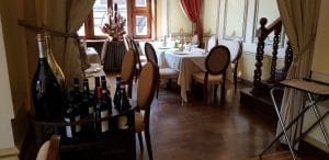Noblesse, restaurant cu specific international pe strada Paris la Piata Quito