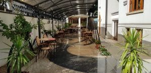 Noblesse, restaurant cu specific international pe strada Paris la Piata Quito