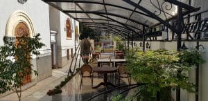 Noblesse, restaurant cu specific international pe strada Paris la Piata Quito