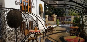 Noblesse, restaurant cu specific international pe strada Paris la Piata Quito