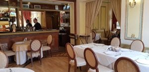 Noblesse, restaurant cu specific international pe strada Paris la Piata Quito