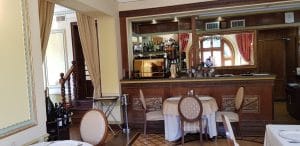 Noblesse, restaurant cu specific international pe strada Paris la Piata Quito