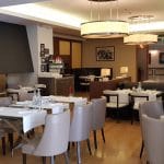 Restaurantul Robertos de la Athenee Palace Hilton cu a sa terasa La Strada