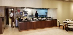 Restaurantul Robertos de la Athenee Palace Hilton cu a sa terasa La Strada