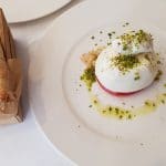 Restaurantul Robertos de la Athenee Palace Hilton cu a sa terasa La Strada