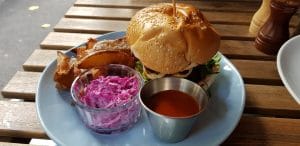 Salon Golescu, restaurant turistic in centrul Bucurestiului, langa Atheneu