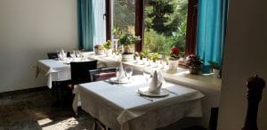 Zahanaua Zexe Aviatorilor, restaurant cu mancare romaneasca boiereasca