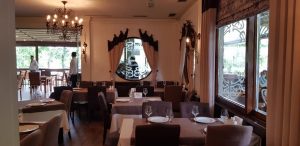 Zaitoone, restaurant libanez in Parcul Bordei