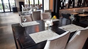 Aqua, restaurant cu bucatarie internationala pe malul lacului Herastrau