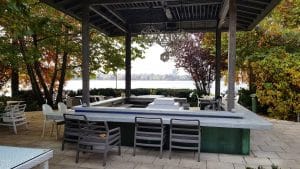 Aqua, restaurant cu bucatarie internationala pe malul lacului Herastrau