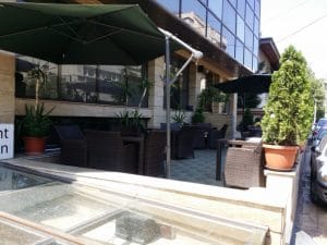 Barca, restaurant vegetarian si raw vegan in Piata Charles de Gaulle