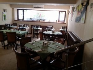 Barca, restaurant vegetarian si raw vegan in Piata Charles de Gaulle