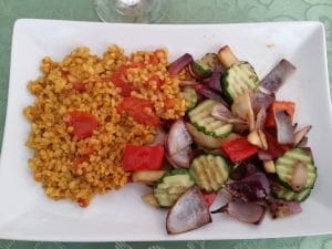 Barca, restaurant vegetarian si raw vegan in Piata Charles de Gaulle