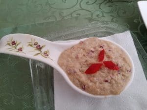 Barca, restaurant vegetarian si raw vegan in Piata Charles de Gaulle