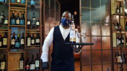 Cina portugheza la Dancing Lobster